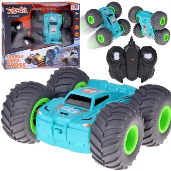 akrobatyczne autko zdalnie sterowane pokazane z boku na białym tle