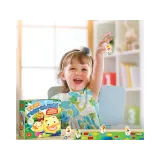 Elementy gry planszowej Kwaki rozrabiaki: pionki, kostki i plansza