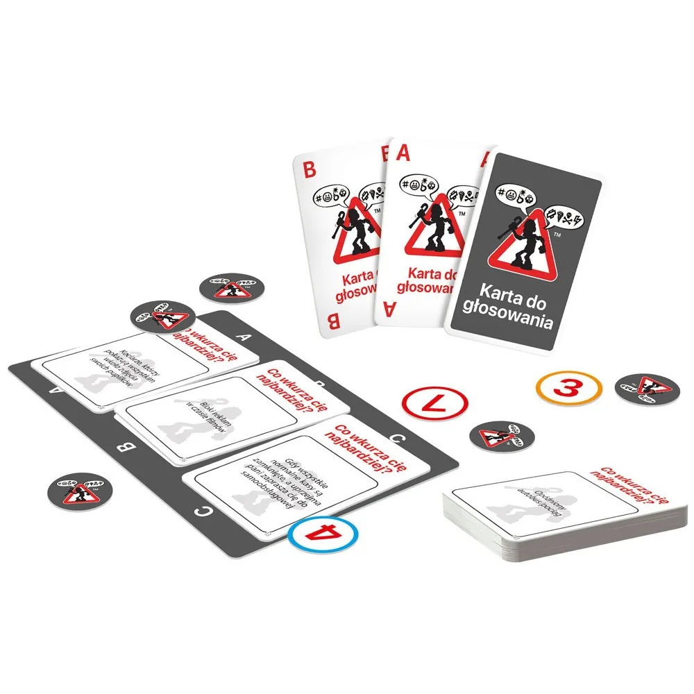 Zbliżenie na karty z pytaniami z gry ZRZĘDA podczas rozgrywki