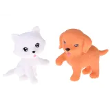 Miniaturowe naczynia i słodkie dodatki z zestawu urodzinowego