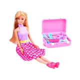 Wyposażenie komody z wysuwanymi szufladami i drobiazgami