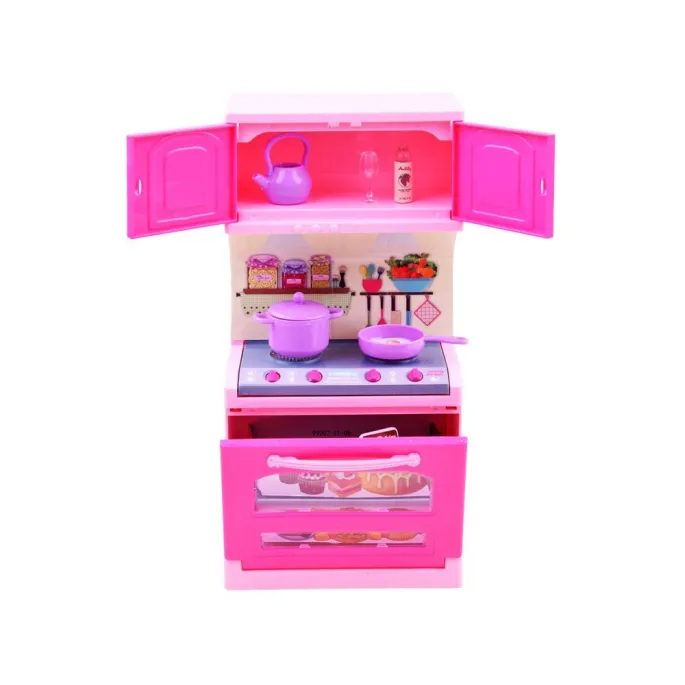 Akcesoria kuchenne: patelnia z jajkiem, czajnik, garnek i deska do krojenia