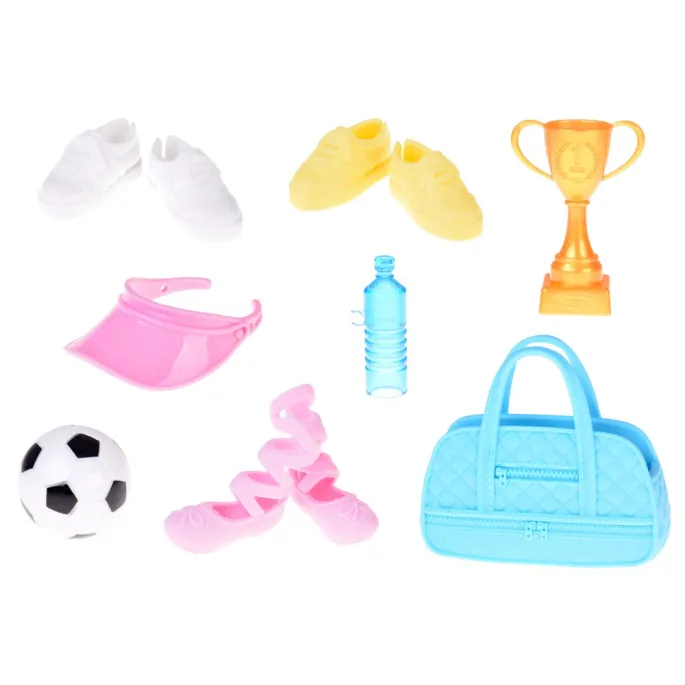 Lalka Anlily prezentująca sporty: taniec, bieganie i taekwondo z pucharem