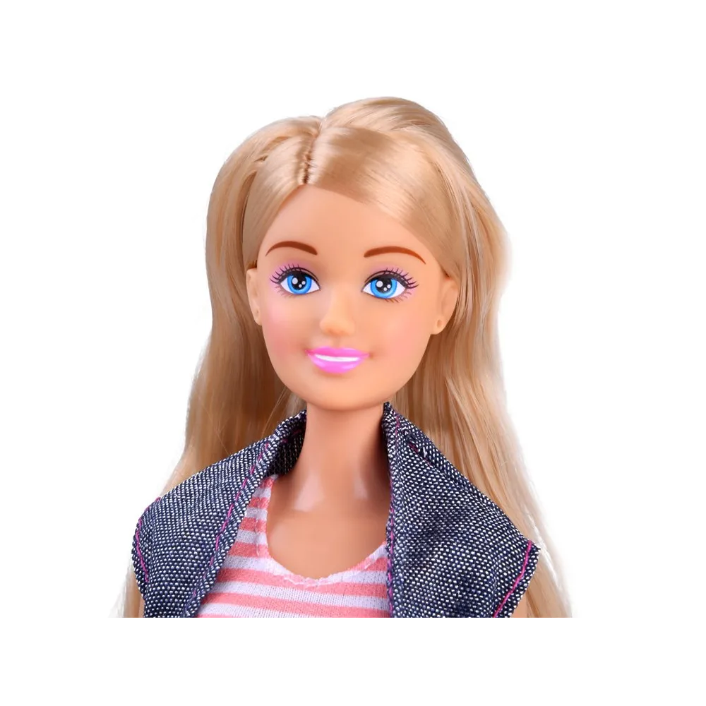 kolorowa sukienka letnia na lalce Anlily z jasnym tłem