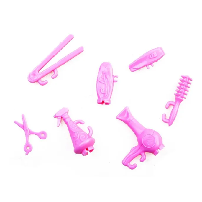 lusterko, szczotka i grzebień jako elementy zestawu akcesoriów