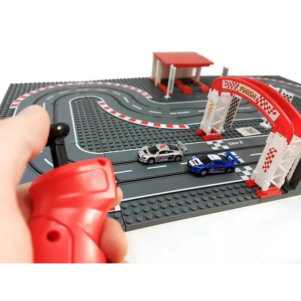 Instrukcja obsługi i montażu dołączona do toru wyścigowego Audi