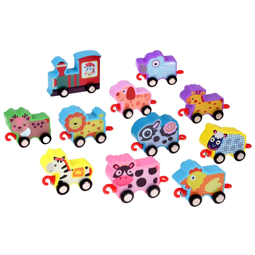 zbliżenie na kolorowe figury zwierząt z zestawu klocków