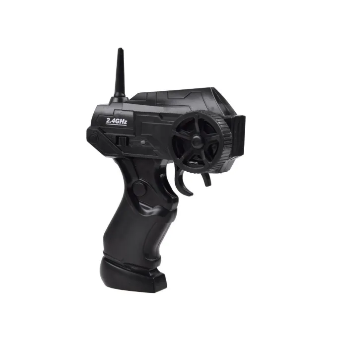 Autko RC na świeżym powietrzu prezentujące swoje możliwości