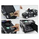 Auto policyjne na tle pudełka, gotowe do wręczenia w prezencie