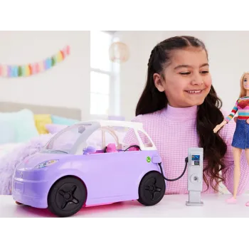 widok na samochód dla lalek z otwartym dachem i miejscem na figurki