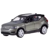 auto metalowe volvo xc40 w skali 1:32 na białym tle