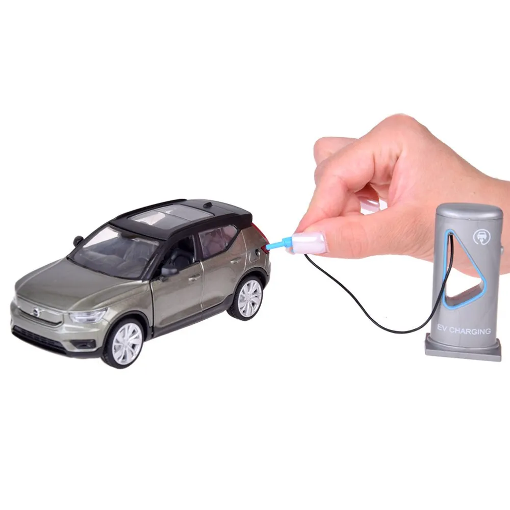 volvo xc40 z efektem uruchomionych świateł i dźwięków