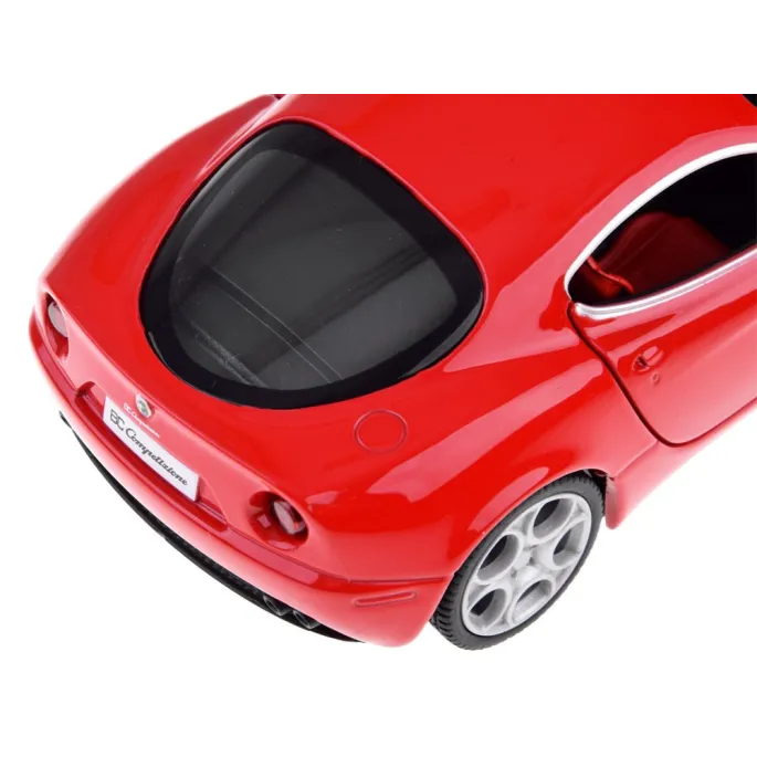 widok gumowych kół modelu auta w skali 1:32