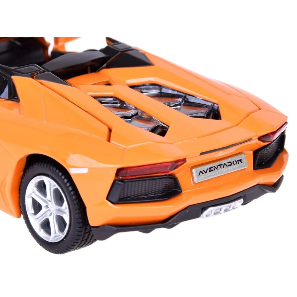 lamborghini aventador roadster 1:32 z widocznymi detalami nadwozia