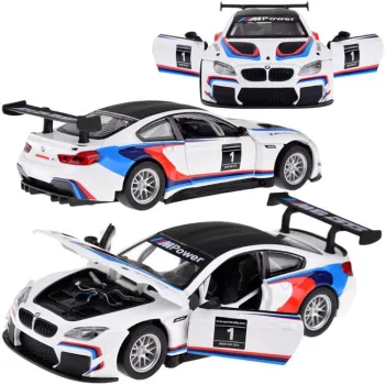 metalowy model sportowego bmw m6 gt3 w skali 1:32 na białym tle