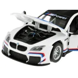 detal karoserii modelu bmw m6 gt3 z napisem gt3 na drzwiach
