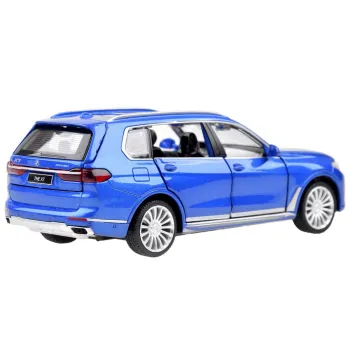 Widok na świecące światła przednie i tylnie modelu BMW X7