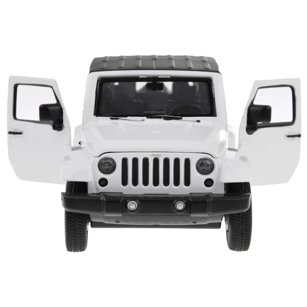 auto terenowe jeep wrangler metalowe w skali 1:32 na tle jasnej powierzchni
