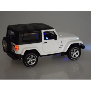 kolorowe opakowanie modelu jeep wrangler 1:32 przeznaczone do prezentu
