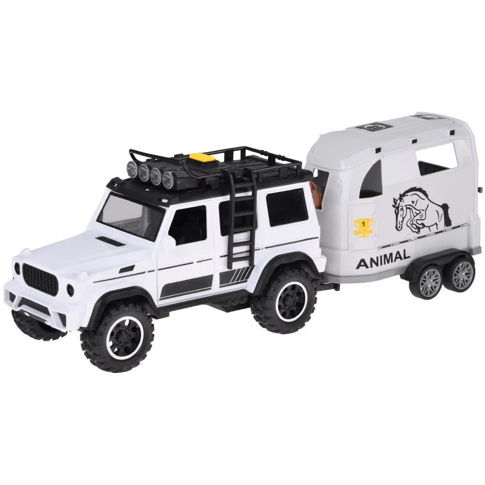 zbliżenie na samochód terenowy z otwartymi drzwiami