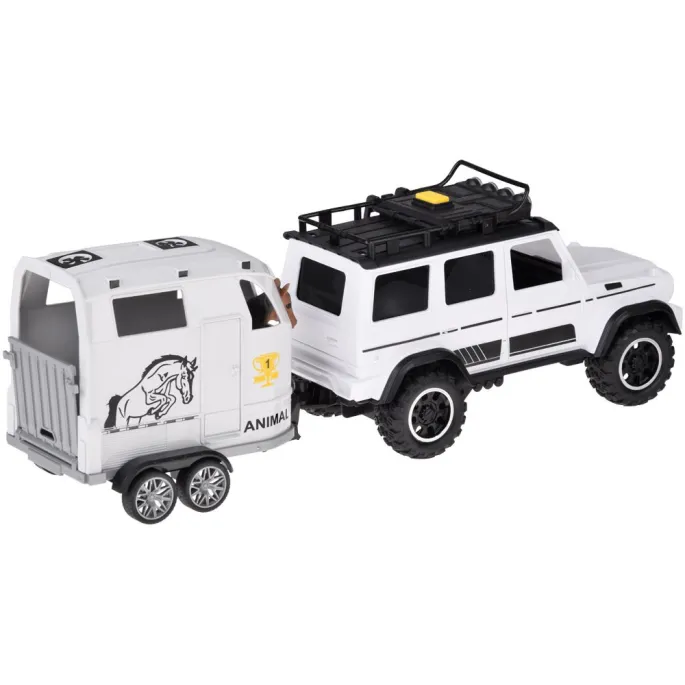 widok zestawu auto, przyczepa i koń ustawionych razem