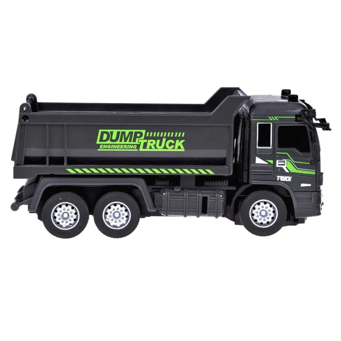 Zbliżenie na gumowe, profilowane opony pojazdu