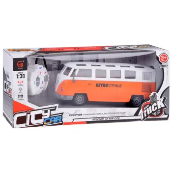 zestawienie wielkości autobusu retro city bus względem pilota