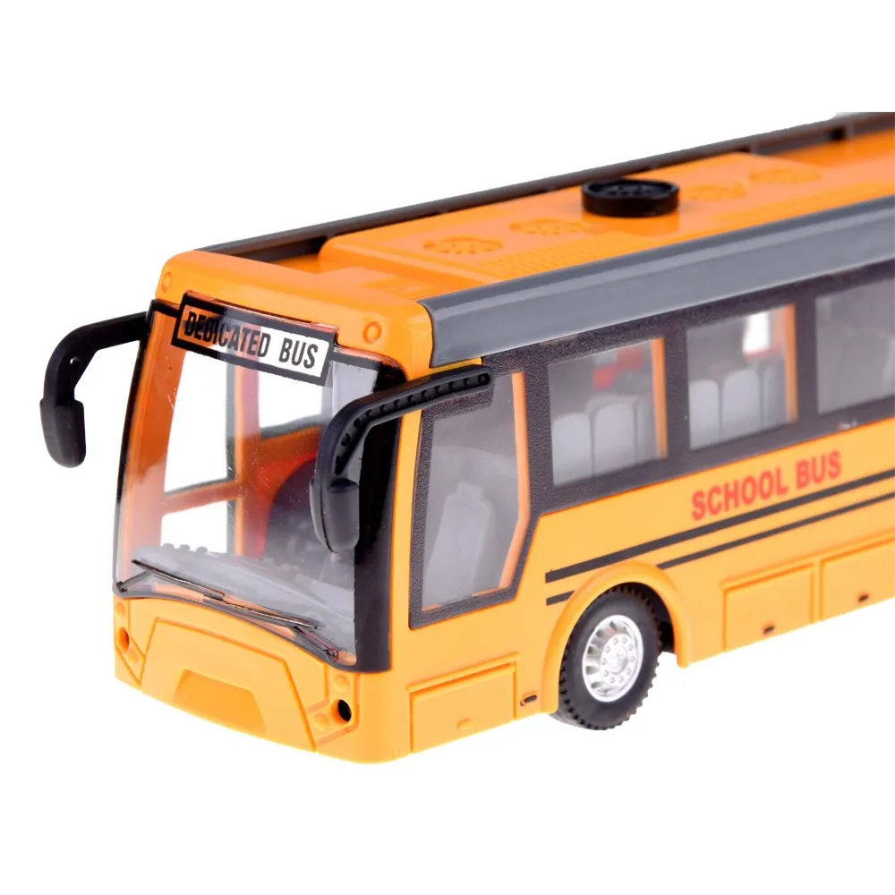 pudełko z zestawem: autobus, pilot, akumulator i ładowarka USB