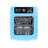 zbliżenie na panel dotykowy zmywarki zabawkowej