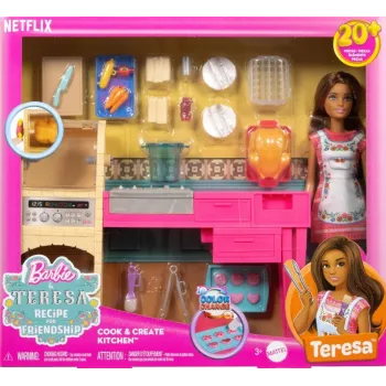 Lalka Teresa z serii Barbie i Teresa Przepis na przyjaźń na tle neutralnego tła