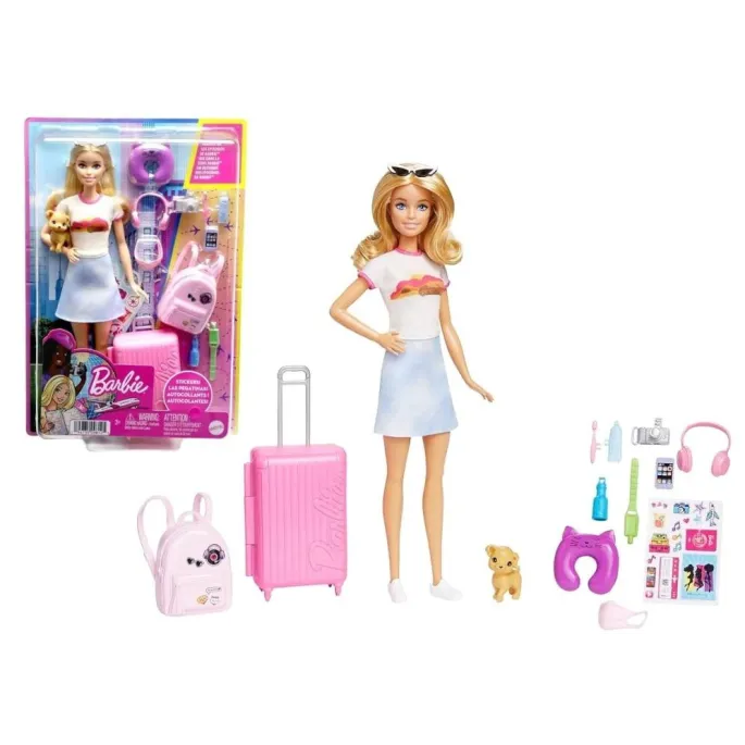 Zestaw Barbie Travel z lalką, walizką, plecakiem i akcesoriami na białym tle