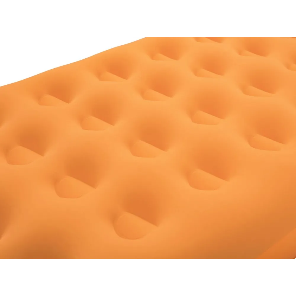 materac dziecięcy bestway ustawiony w namiocie podczas wyjazdu