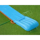 Ślizg wodny Bestway na trawie gotowy do zabawy