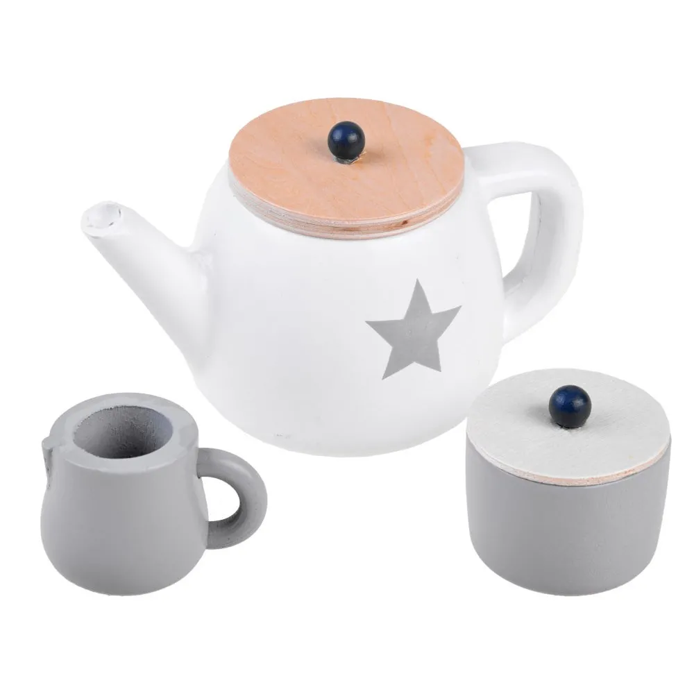 szara cukierniczka i dzbanuszek w drewnianym zestawie herbacianym