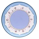 karuzela ze światełkami umieszczona w środku zabawki