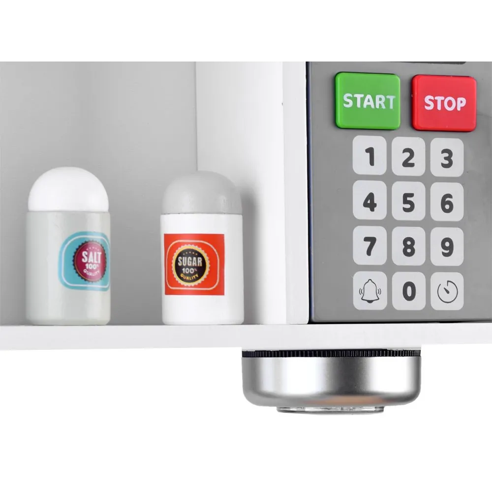 lodówka z dystrybutorem wody i efektem świetlnym w kuchni dziecięcej