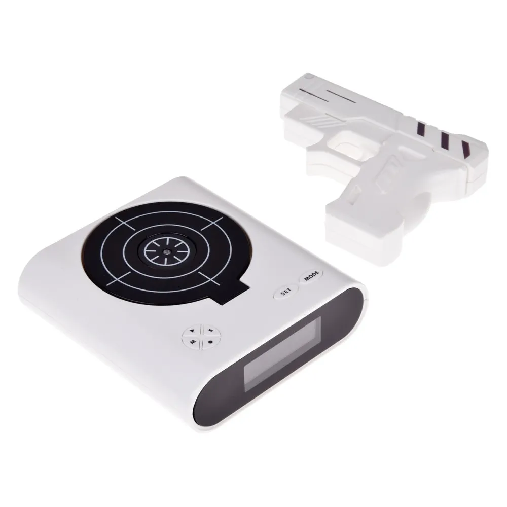 zbliżenie na czytelny wyświetlacz lcd budzika z grą