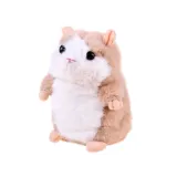 Chomik pluszowy podrygujący podczas zabawy