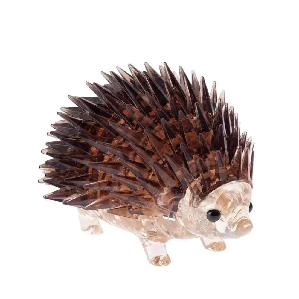 przezroczysta figurka jeża z puzzli 3d crystal puzzle na białym tle