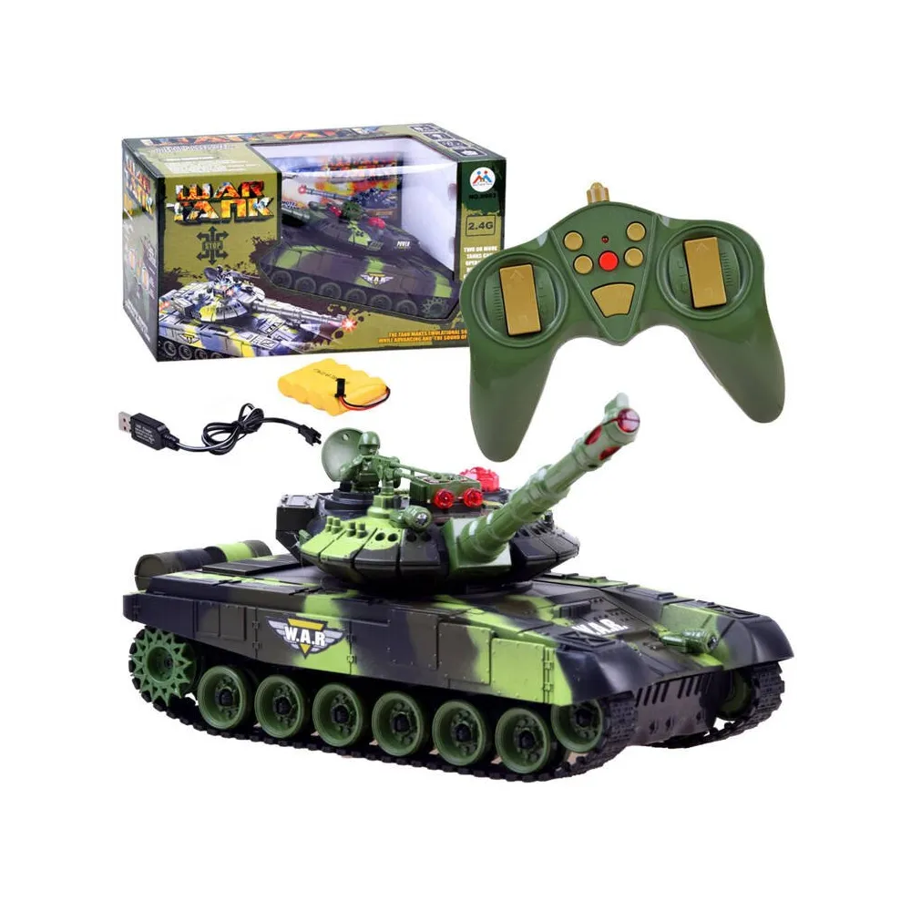 zdalnie sterowany czołg RC0036ZI w leśnym kamuflażu na białym tle