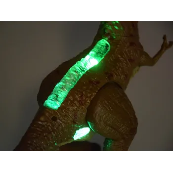 zbliżenie na elementy do napełniania wodą w głowie dinozaura