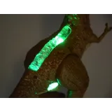 zbliżenie na elementy do napełniania wodą w głowie dinozaura