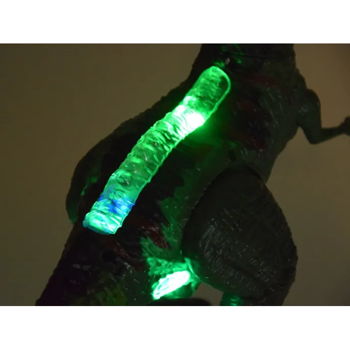 Wiernie odwzorowane detale głowy dinozaura