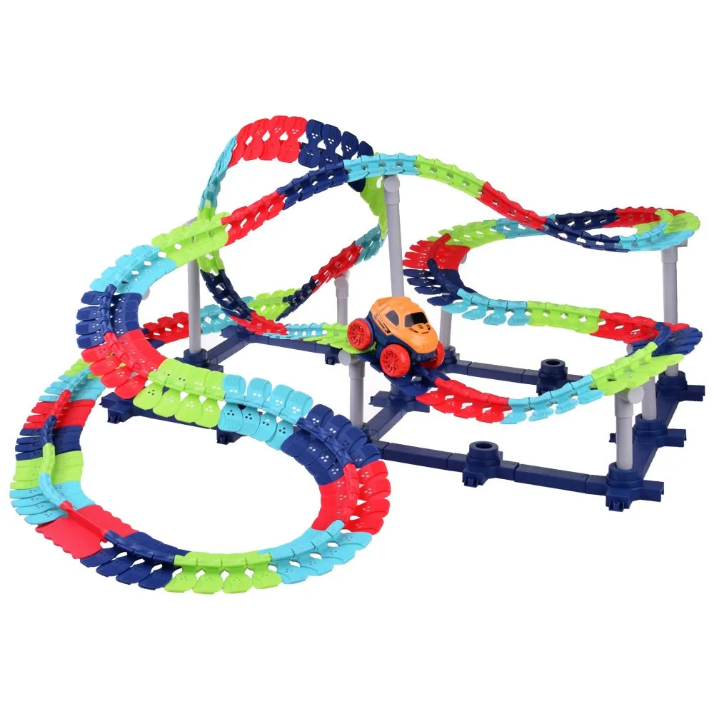 samochodzik z dwoma karoseriami na elastycznym torze