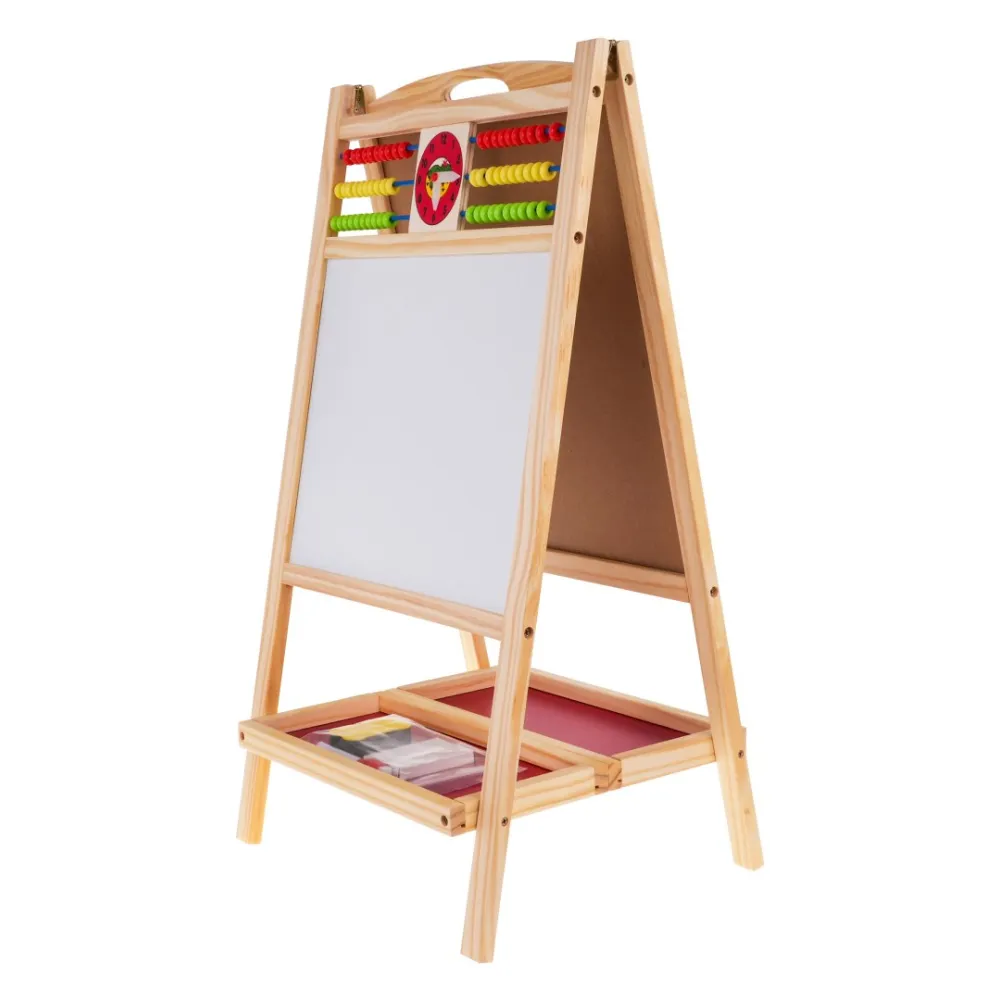 widok strony kredowej z wielokolorową kredą i gąbką