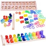 drewniana układanka cyfry i liczydło kolorowe elementy na stole