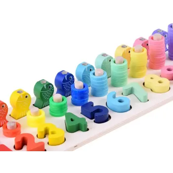 cały zestaw z cyframi, rybkami i wędką w uporządkowaniu