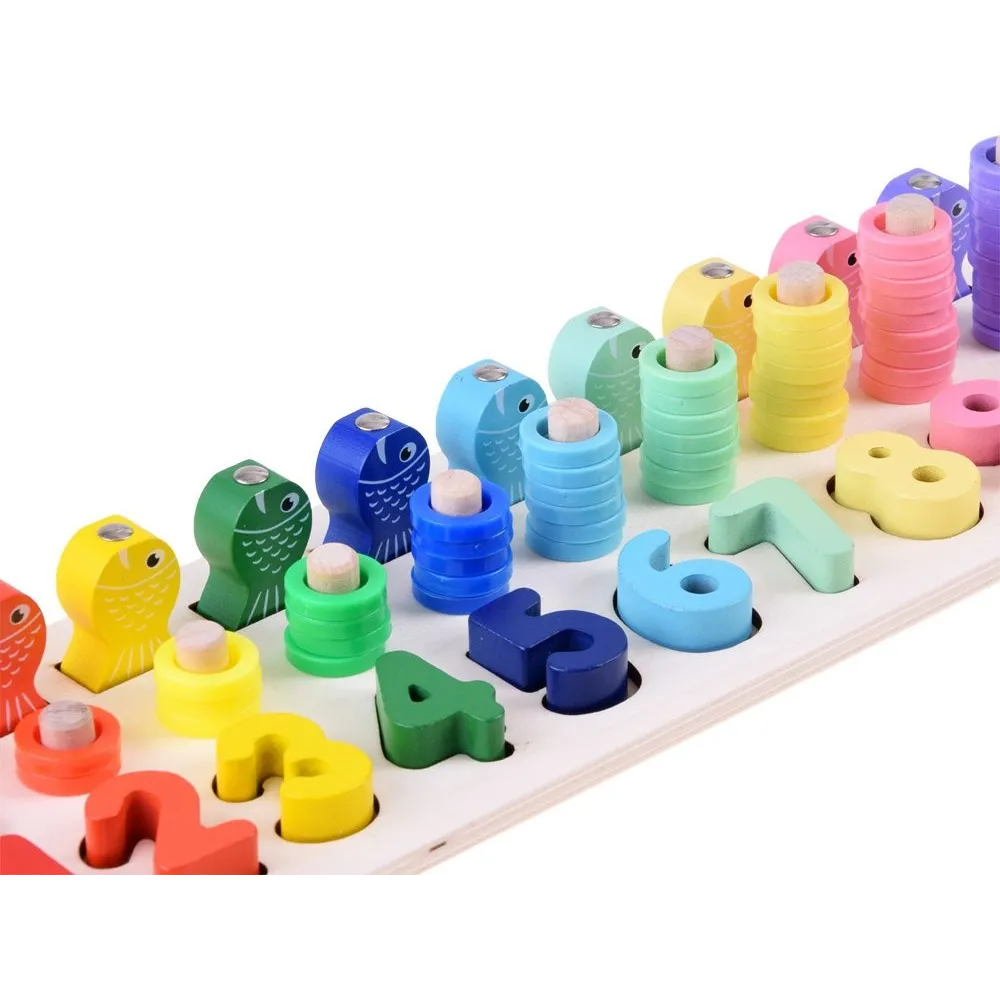 cały zestaw z cyframi, rybkami i wędką w uporządkowaniu