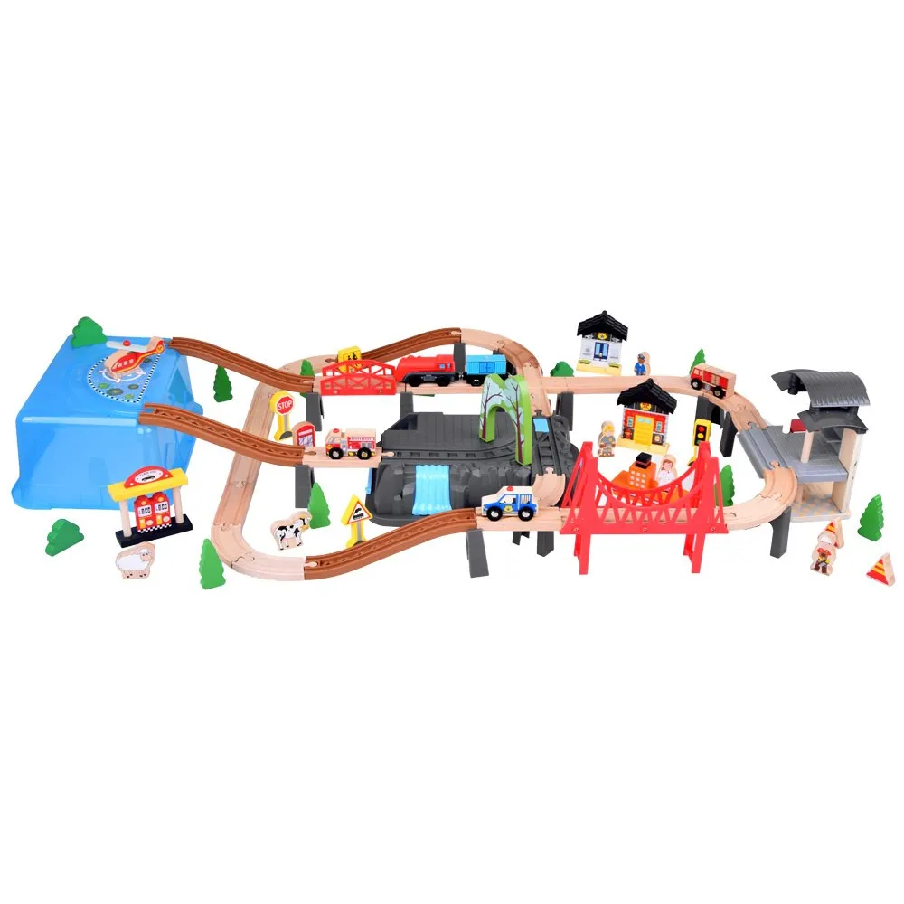 kolorowe drewniane domki i sklepiki budowane z klocków