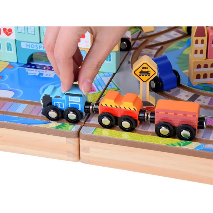 cały zestaw drewnianych elementów ułożonych na podłodze